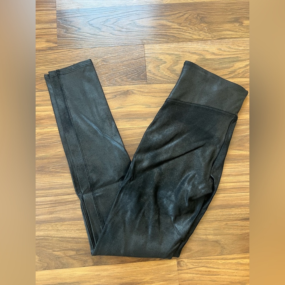 SPANX Black High-Waist Shaping Leggings with Red Tag